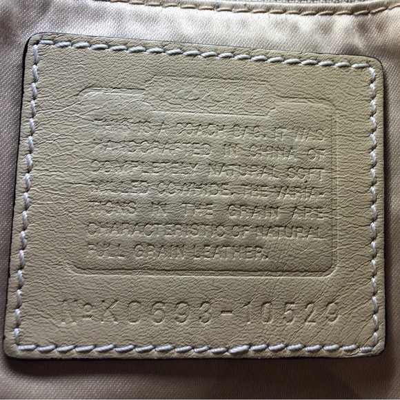 RARE COACH Hampton Pebbled Leather Tassel Tote bag. Market week ‘sample’ tag!! - Picture 4 of 12